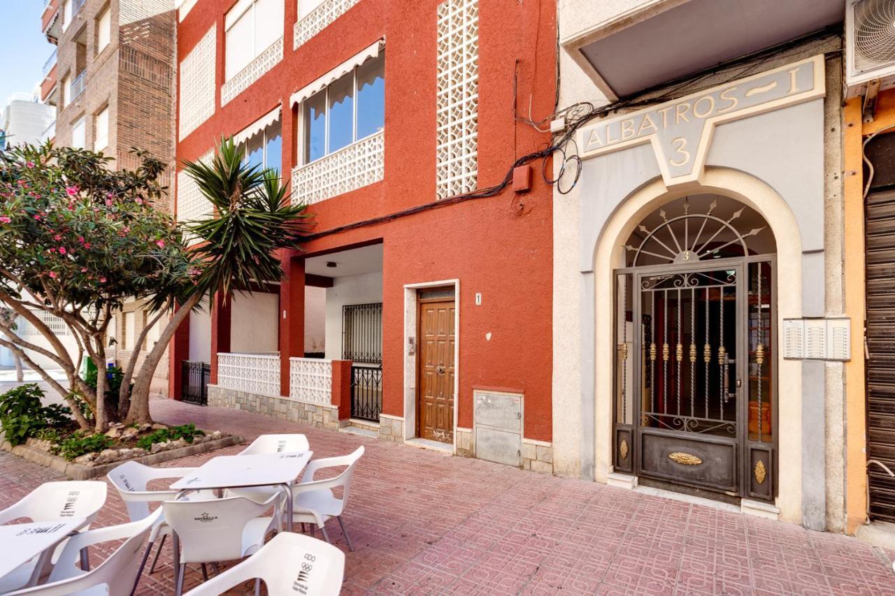 Apartment Studio Relax Torrevieja Bagian luar foto